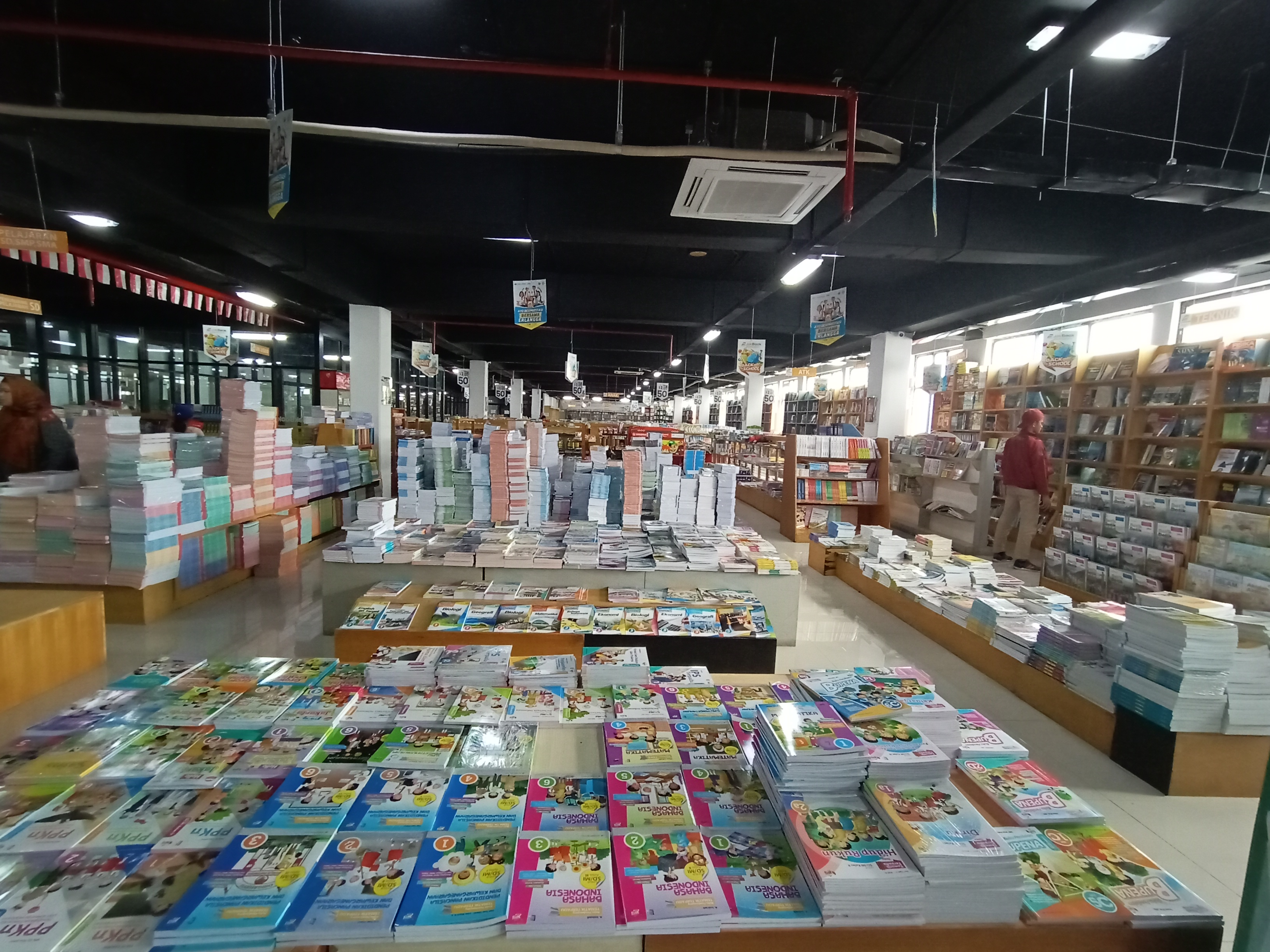 Detail Pasar Buku Kwitang Nomer 27