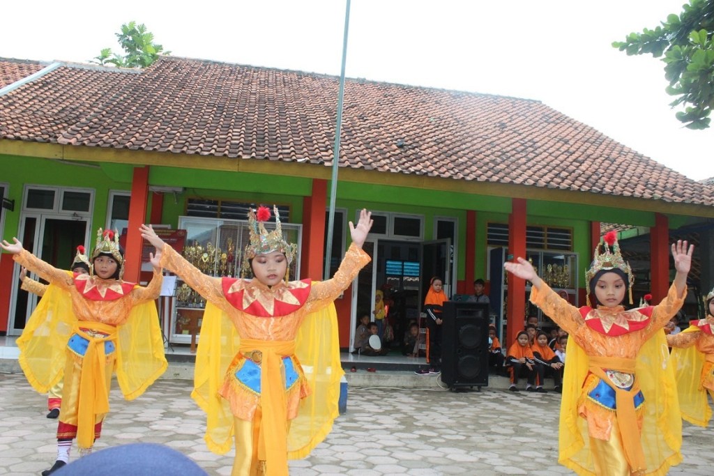 Detail Pengertian Tari Manuk Dadali Nomer 13