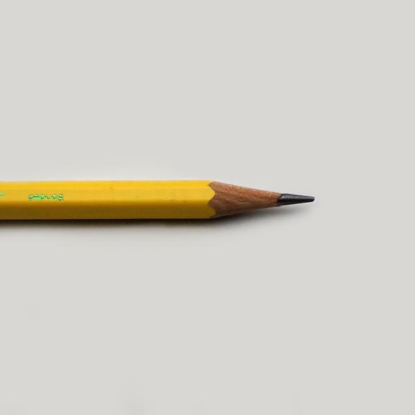 Detail Pensil Yang Digunakan Menggambar Ilustrasi Adalah Nomer 14