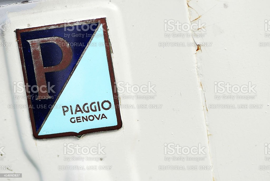 Detail Download Logo Piaggio Nomer 57