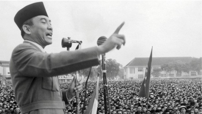 Detail Puisi Tentang Sukarno Nomer 12