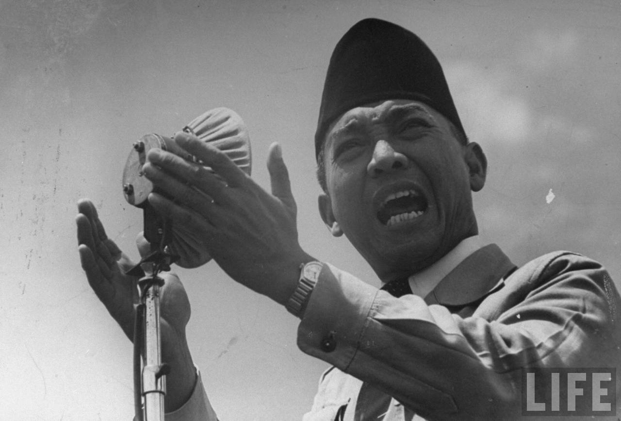 Detail Puisi Tentang Sukarno Nomer 24