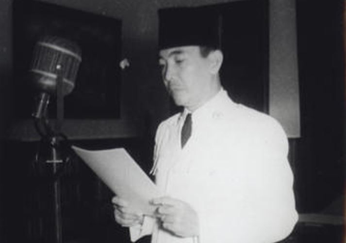 Detail Puisi Tentang Sukarno Nomer 35