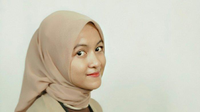 Detail Puisi Untuk Wanita Cantik Nomer 51