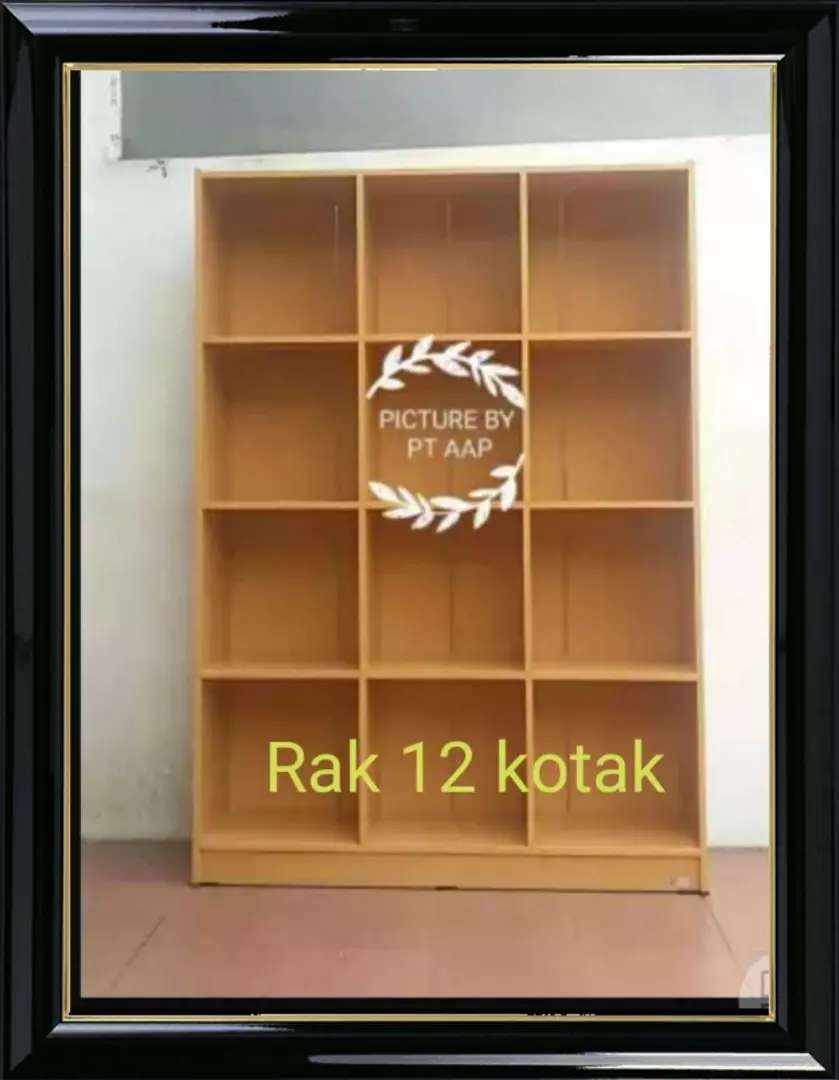 Detail Rak Buku Display Nomer 39