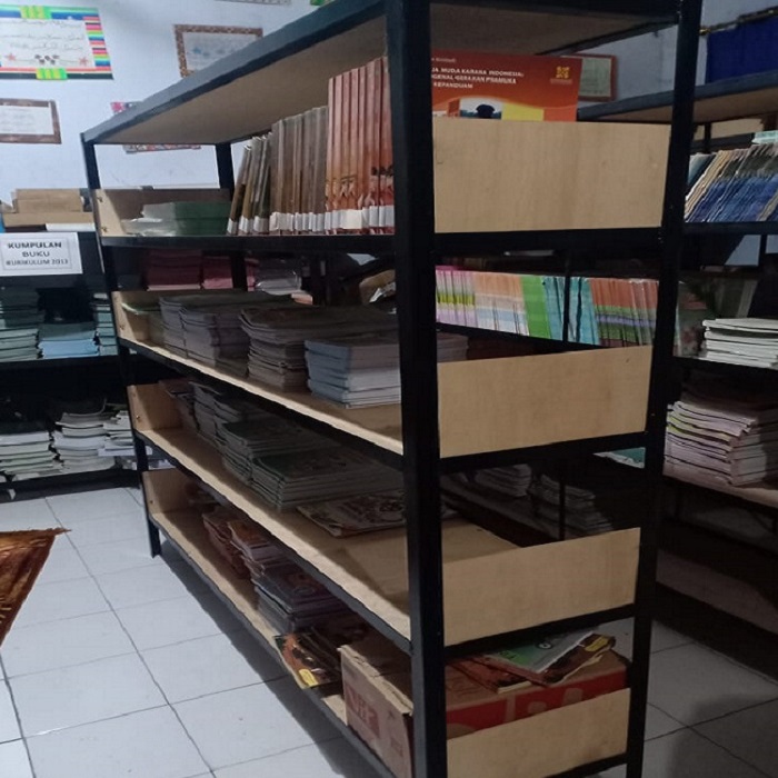 Detail Rak Buku Perpustakaan Sekolah Nomer 24