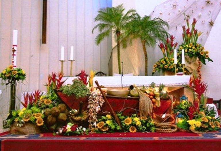 Detail Rangkaian Bunga Segar Untuk Gereja Nomer 4