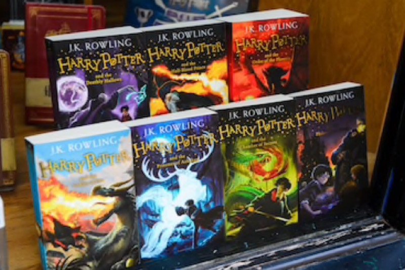 Detail Resensi Buku Fiksi Harry Potter Nomer 33