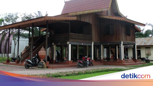 Detail Rumah Adat Banjar Adalah Nomer 19