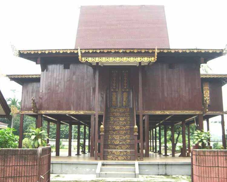 Detail Rumah Adat Banjar Adalah Nomer 4