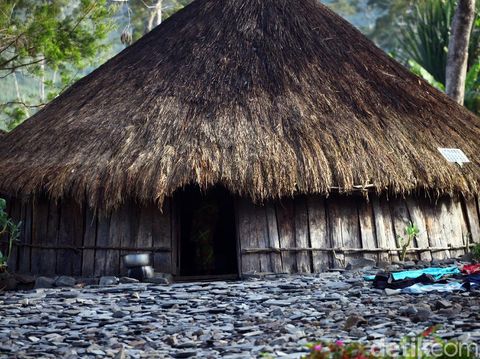 Detail Rumah Adat Beserta Daerah Asalnya Nomer 28