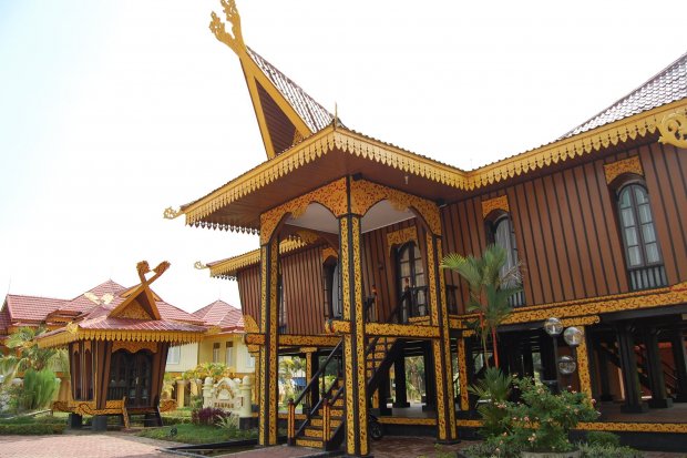 Detail Rumah Adat Riau Kepulauan Nomer 14