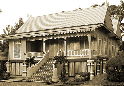 Detail Rumah Adat Riau Kepulauan Nomer 29