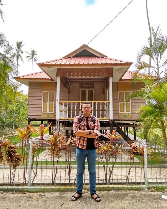 Detail Rumah Adat Riau Kepulauan Nomer 43