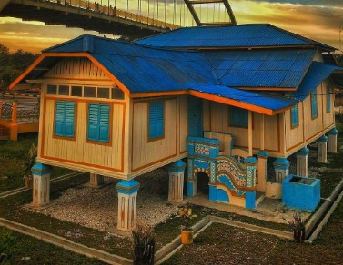 Detail Rumah Adat Riau Kepulauan Nomer 48