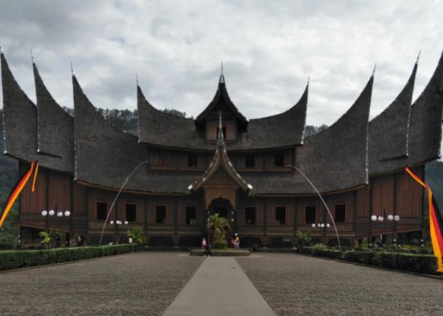 Detail Rumah Adat Sumatera Barat Adalah Nomer 16