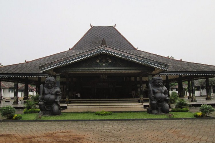 Detail Rumah Adat Yogyakarta Disebut Nomer 15