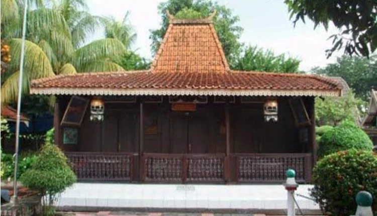 Detail Rumah Adat Yogyakarta Disebut Nomer 22