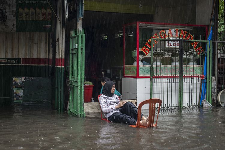 Detail Rumah Artis Yang Terkena Banjir 2020 Nomer 31