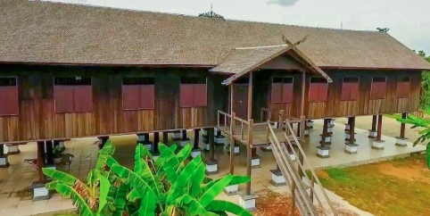 Detail Rumah Betang Adalah Rumah Adat Daerah Nomer 38