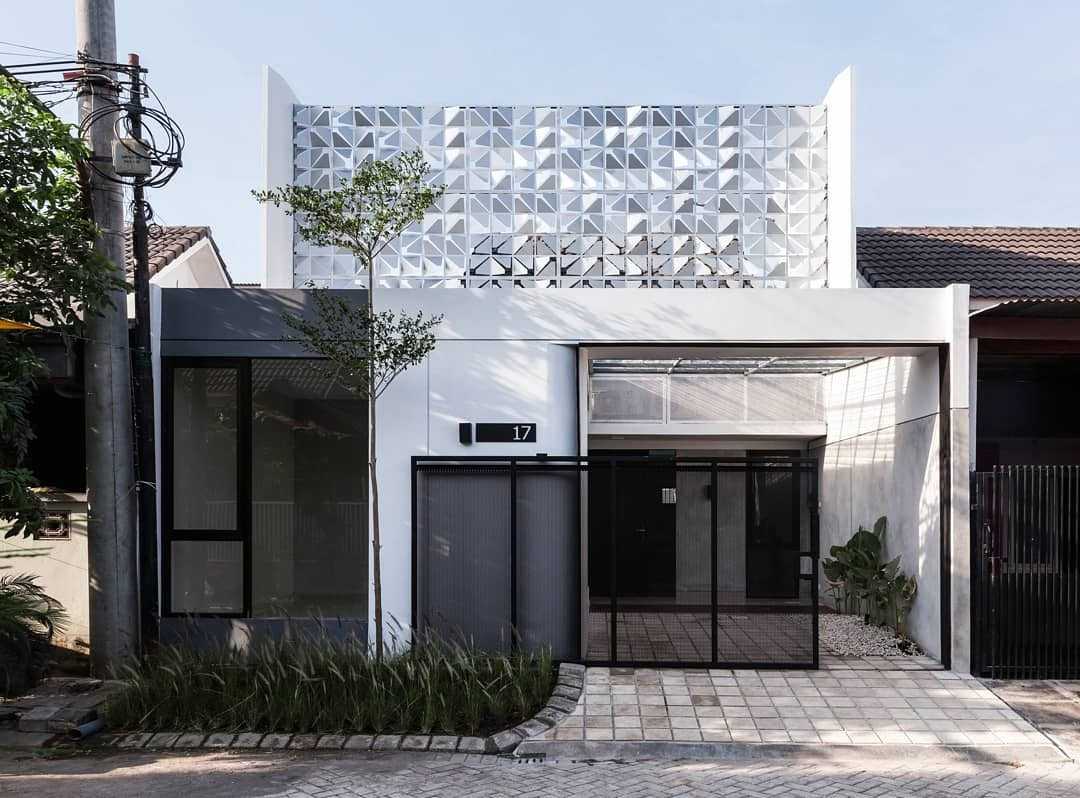 Detail Rumah Gaya Industrial Minimalis Nomer 27