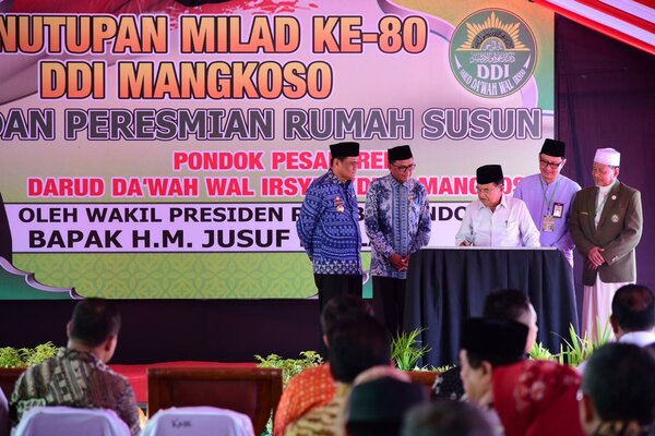 Detail Rumah Jusuf Kalla Di Makassar Nomer 52