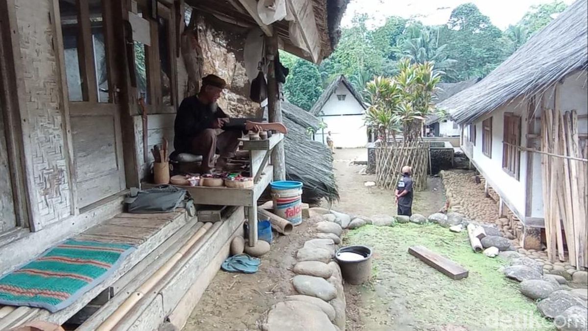 Detail Rumah Kampung Naga Dapat Kita Temukan Di Kabupaten Nomer 9