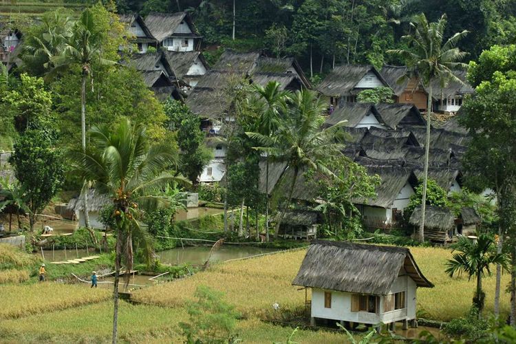 Detail Rumah Kampung Naga Dapat Kita Temukan Di Kabupaten Nomer 14