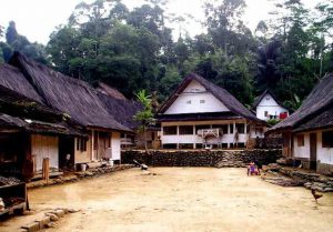 Detail Rumah Kampung Naga Dapat Kita Temukan Di Kabupaten Nomer 15