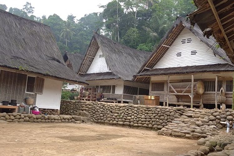 Detail Rumah Kampung Naga Dapat Kita Temukan Di Kabupaten Nomer 24