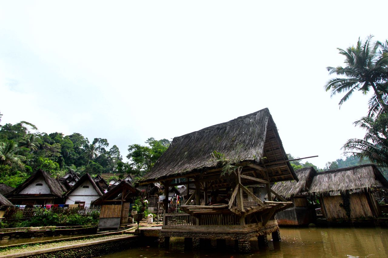 Detail Rumah Kampung Naga Dapat Kita Temukan Di Kabupaten Nomer 32