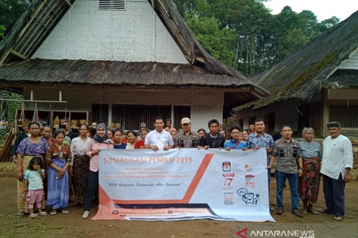 Detail Rumah Kampung Naga Dapat Kita Temukan Di Kabupaten Nomer 34