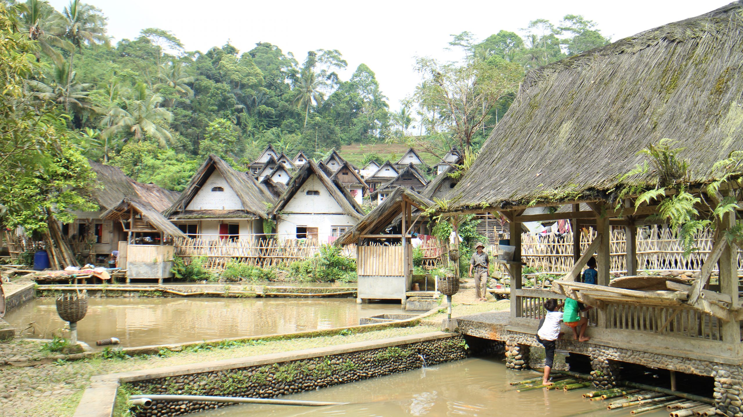 Detail Rumah Kampung Naga Dapat Kita Temukan Di Kabupaten Nomer 39