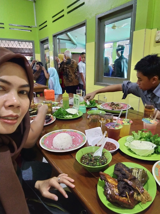 Detail Rumah Makan Ibu Imas Kebon Kelapa Bandung Nomer 4