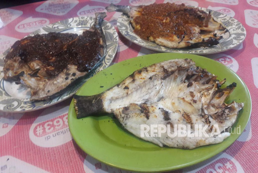 Detail Rumah Makan Ikan Bakar Kota Makassar Sulawesi Selatan Nomer 20