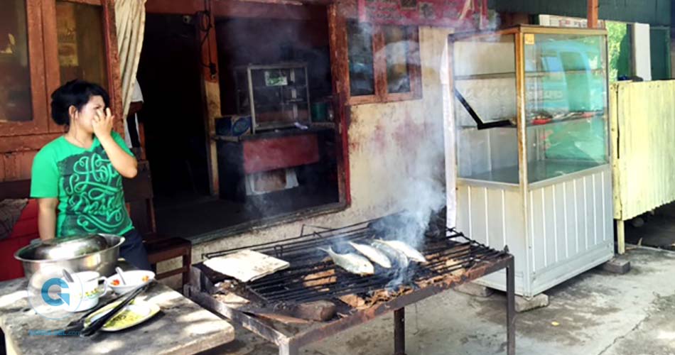 Detail Rumah Makan Ikan Bakar Kota Makassar Sulawesi Selatan Nomer 41