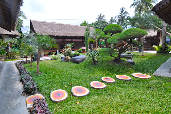 Detail Rumah Makan Pondok Kelapa Nomer 16