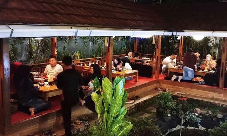 Detail Rumah Makan Sunda Di Kota Sukabumi Nomer 2