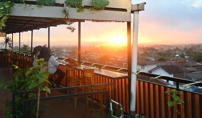 Detail Rumah Makan Sunda Di Kota Sukabumi Nomer 28