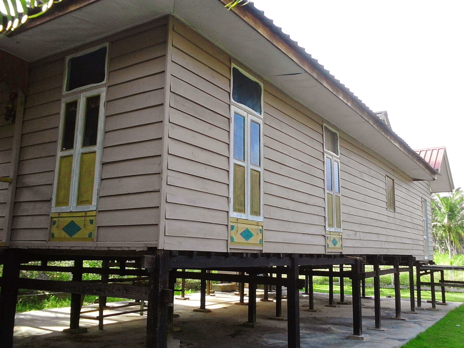 Detail Rumah Melayu Atap Limas Potong Adalah Rumah Adat Daerah Nomer 26