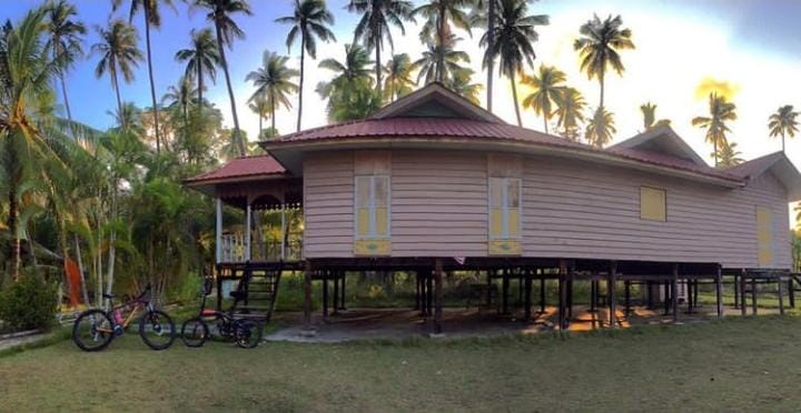 Detail Rumah Melayu Atap Limas Potong Adalah Rumah Adat Daerah Nomer 4
