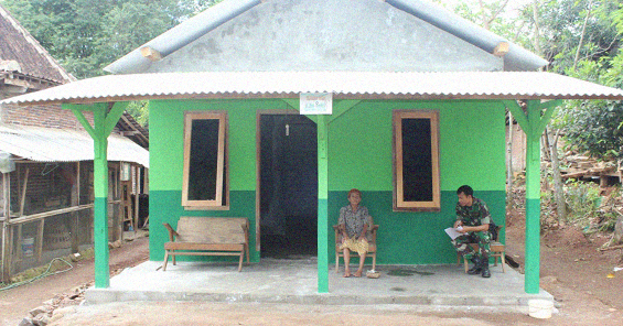 Detail Rumah Setengah Tembok Setengah Papan Nomer 12