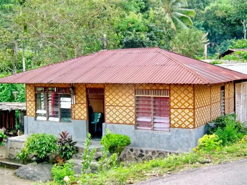 Detail Rumah Setengah Tembok Setengah Papan Nomer 38