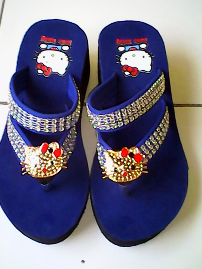 Detail Sandal Anak Hello Kitty Nomer 33