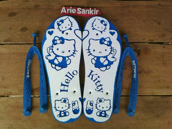 Sandal Ukir Hello Kitty - KibrisPDR