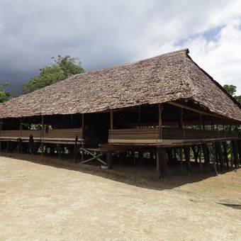 Detail Sebutkan Ciri Khas Rumah Suku Minangkabau Nomer 16