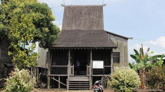 Detail Sebutkan Ciri Khas Rumah Suku Minangkabau Nomer 25