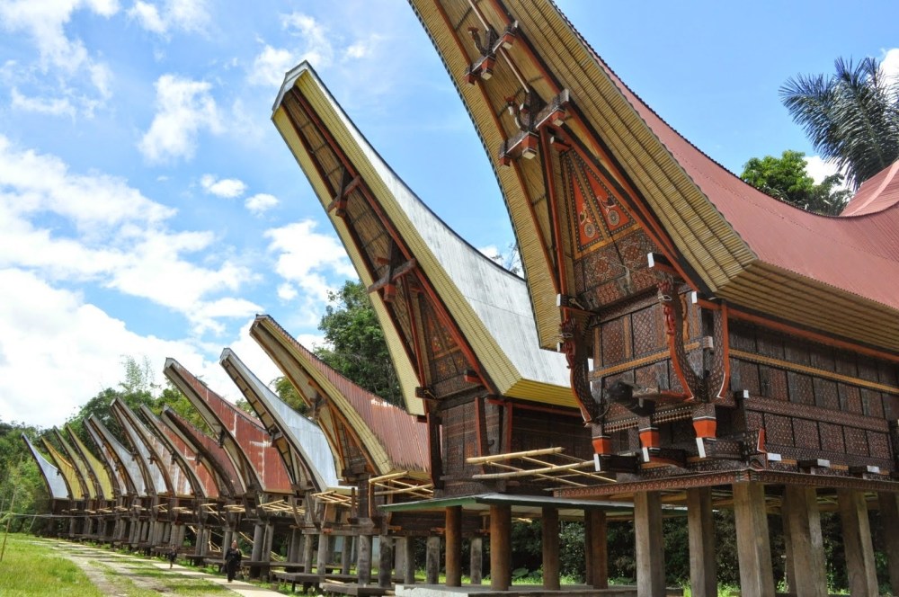 Detail Sebutkan Lima Jenis Rumah Adat Di Indonesia Nomer 44