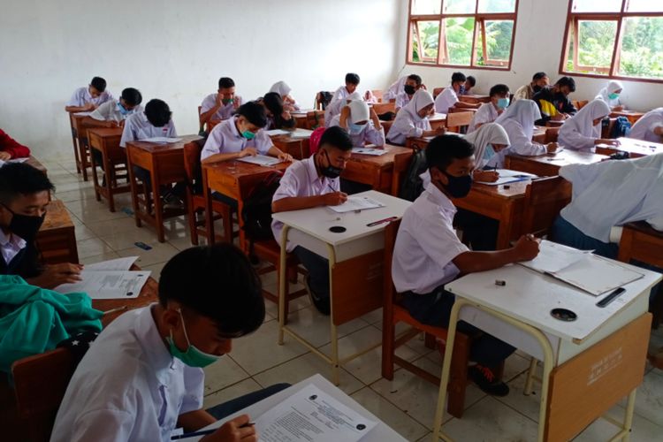 Detail Sebutkan Peralatan Sekolah Nomer 37