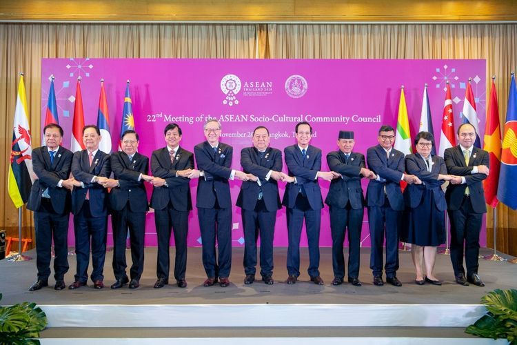 Detail Sebutkan Tiga Contoh Bentuk Bentuk Kerjasama Asean Nomer 13